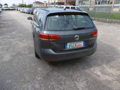 Volkswagen Passat Business Variant 2.0 TDI Executive BMT Grigio usata Solesino
