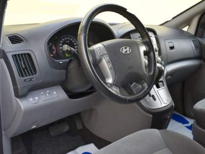 Hyundai H-1 2.5 CRDi VGT Wagon 8 p.ti Comfort Nero usata Castelnuovo Rangone