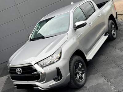 Toyota Hilux 2.8 D-4D 4x4 Km Zero Argento usata Morano Calabro