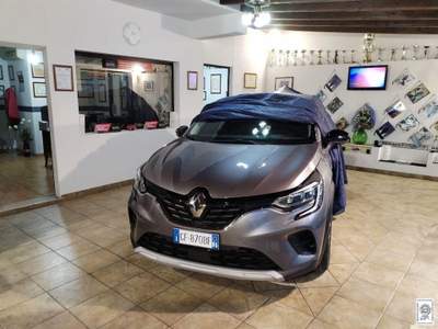Renault Captur  1.6 E-Tech hybrid Business 145cv auto Grigio usata Ragusa