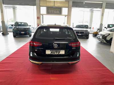 Volkswagen Passat 2.0 TDI 190 CV 4MOTION DSG BMT Nero usata Rivanazzano Terme