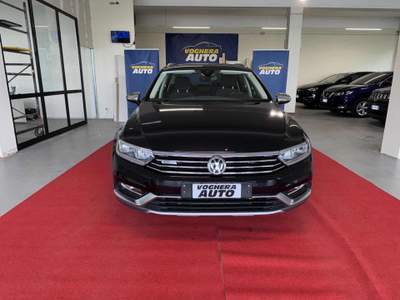 Volkswagen Passat 2.0 TDI 190 CV 4MOTION DSG BMT Nero usata Rivanazzano Terme