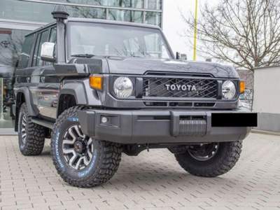 Toyota Land Cruiser GRJ 76 4.0 VX LIM '24 Grigio usata Morano Calabro