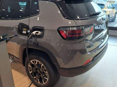 Jeep Compass 1.3 Turbo T4 240 CV PHEV AT6 4xe Upland Cross Grigio usata Mondovì
