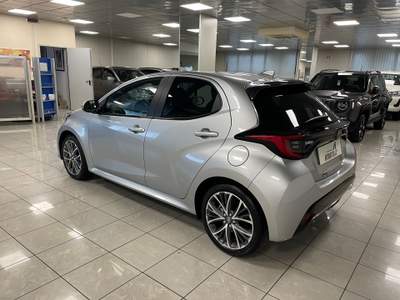 Toyota Yaris YARIS 1.5 HYBRID LOUNGE Argento usata Gianico