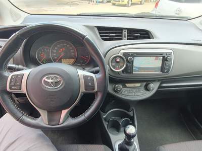 Toyota Yaris Toyota Yaris 1.4 D4D Lounge Grigio usata Torremaggiore
