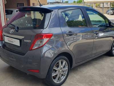 Toyota Yaris Toyota Yaris 1.4 D4D Lounge Grigio usata Torremaggiore
