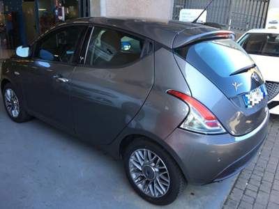 Lancia Ypsilon 1.2 69 CV 5 porte S&S Silver Grigio usata Genova