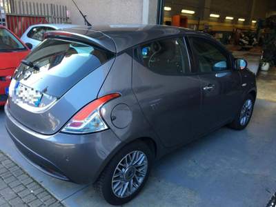 Lancia Ypsilon 1.2 69 CV 5 porte S&S Silver Grigio usata Genova