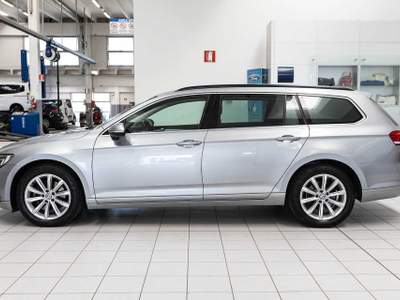 Volkswagen Passat Variant 1.6 TDI SCR DSG Business BMT Grigio usata Silea