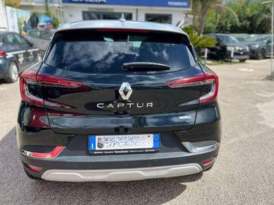 Renault Captur Plug-in Hybrid E-Tech 160 CV Initiale Paris Nero usata Nola