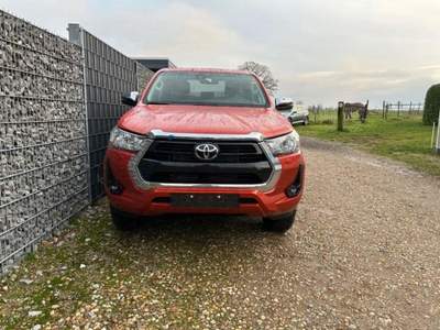 Toyota Hilux 2.4 D-4D AT 4WD 5-S Professional Premium L Arancione usata Morano Calabro