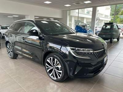 Renault Austral Austral Full Hybrid E-Tech 200 CV Iconic Grigio usata Nola