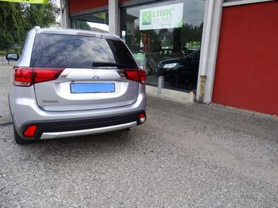 Mitsubishi Outlander 2.2 DI-D 4WD Instyle 7p. Grigio usata Solbiate Arno