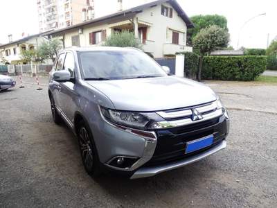 Mitsubishi Outlander 2.2 DI-D 4WD Instyle 7p. Grigio usata Solbiate Arno