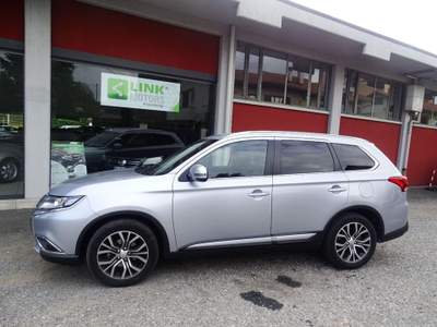 Mitsubishi Outlander 2.2 DI-D 4WD Instyle 7p. Grigio usata Solbiate Arno