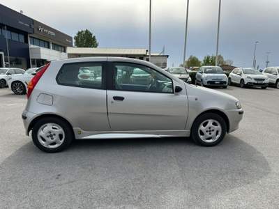 Fiat Punto 1.2i cat 3 porte Argento usata Massarosa