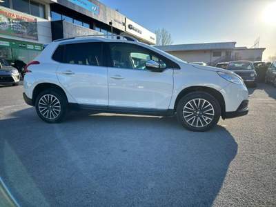 Peugeot 2008 1.6 e-HDi 115 CV Stop&Start Bianco usata Massarosa