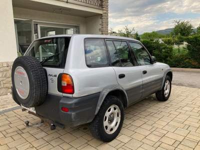Toyota RAV4 RAV4 2.0i  16V FUN cat 5 porte Grigio usata Cortona