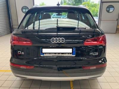 Audi Q5 40 TDI quattro S tronic Business Sport Nero usata Cassino