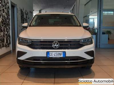 Volkswagen Tiguan 2.0 TDI SCR Life Bianco usata MESSINA