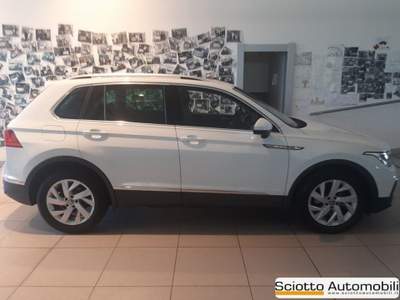 Volkswagen Tiguan 2.0 TDI SCR Life Bianco usata MESSINA