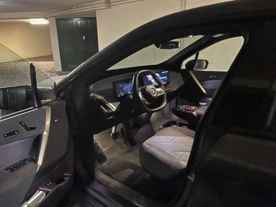 BMW iX xDrive40 Pacchetto Sportivo Grigio usata Bracciano