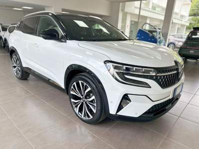 Renault Austral Austral Full Hybrid E-Tech 200 CV Iconic Grigio usata Nola