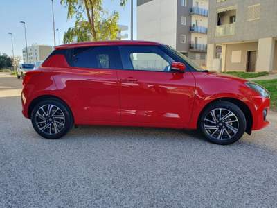 Suzuki Swift 1.2 Hybrid Top Rosso usata Bari