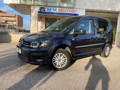 Volkswagen Caddy 2.0 TDI 102 CV Kombi Trend Blu/Azzurro usata Bari