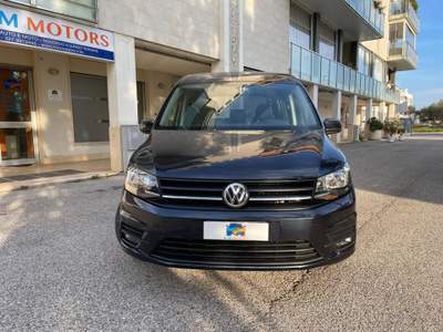 Volkswagen Caddy 2.0 TDI 102 CV Kombi Trend Blu/Azzurro usata Bari