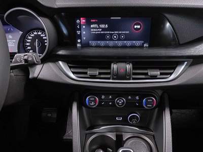 Alfa Romeo Stelvio 2.0 Turbo 200 CV AT8 Q4 Executive Nero usata Castelnuovo Rangone