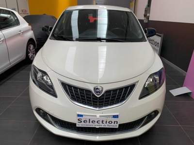 Lancia Ypsilon 1.0 FireFly 5 porte S&S Hybrid Ecochic Silver Bianco usata Tolmezzo