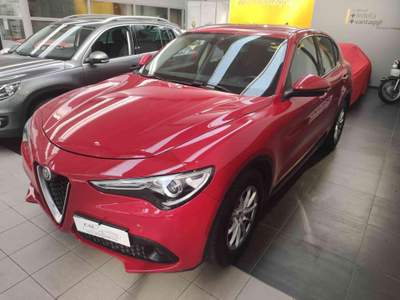 Alfa Romeo Stelvio 2.2 Turbodiesel 180 CV AT8 RWD Business Rosso usata Tolmezzo