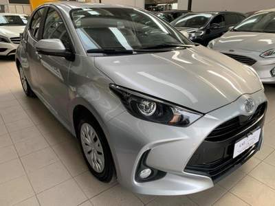 Toyota Yaris 1.0 5 porte Business Argento usata Tolmezzo