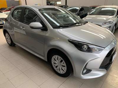 Toyota Yaris 1.0 5 porte Business Argento usata Tolmezzo
