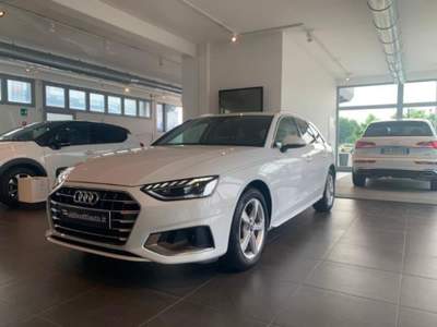 Audi A4 Avant 35 TDI/163 CV S tronic Business Advanced Bianco usata Empoli