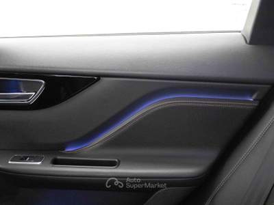 Jaguar F-Pace F-Pace 2.0 D 180 Cv Awd Aut. Prestige Nero usata Cassola