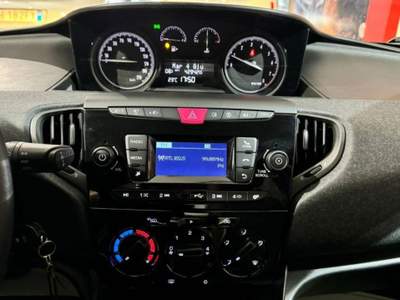 Lancia Ypsilon 1.2 Elefantino Blu s&s 69cv my19 Bianco usata Sassari