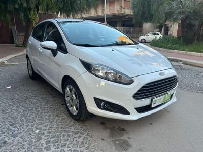 Ford Fiesta 1.4 5 porte Bz.- GPL Bianco usata Cerignola