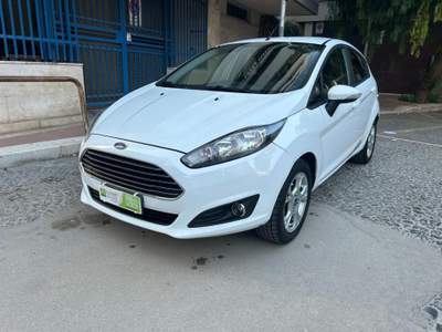 Ford Fiesta 1.4 5 porte Bz.- GPL Bianco usata Cerignola