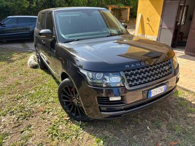Land Rover Range Rover 4.4 SDV8 Vogue Nero usata Bracciano