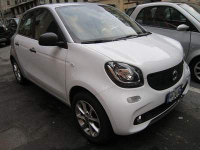 Smart ForFour Youngster 70 1.0cc NEOPATENTATI Bianco usata Genova