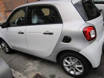Smart ForFour Youngster 70 1.0cc NEOPATENTATI Bianco usata Genova