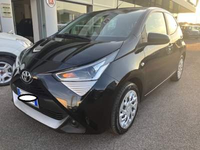 Toyota Aygo Connect 1.0 VVT-i 72 CV 5 porte x-play Nero usata Cassino
