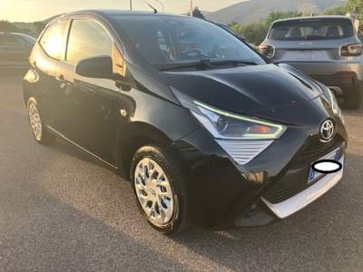 Toyota Aygo Connect 1.0 VVT-i 72 CV 5 porte x-play Nero usata Cassino