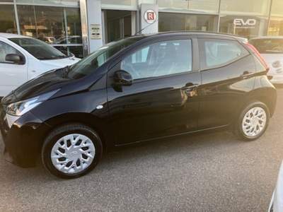 Toyota Aygo Connect 1.0 VVT-i 72 CV 5 porte x-play Nero usata Cassino