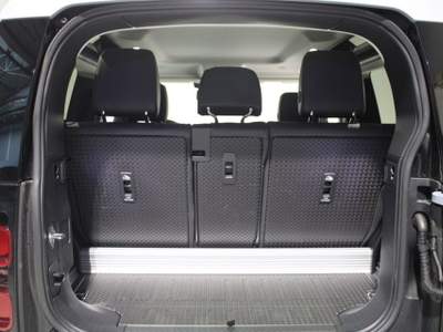 Land Rover Defender 90 3.0D I6 250 CV AWD Auto HSE Argento usata Bologna