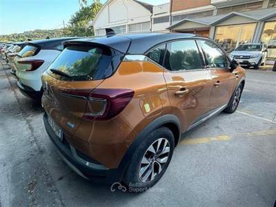 Renault Captur 1.6 E-TECH Plug-in Hybrid 160cv Intens Auto Grigio usata Civitanova Marche