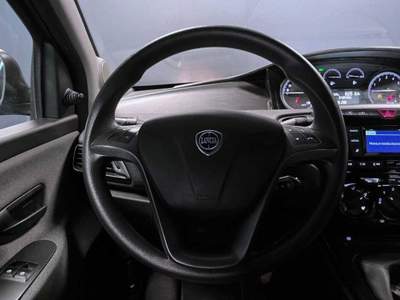 Lancia Ypsilon 1.0 FireFly 5 porte S&S Hybrid Ecochic Silver Blu/Azzurro usata Castelnuovo Rangone